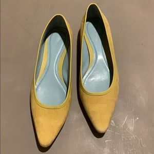 Size 8 Ann Taylor mustard flats!